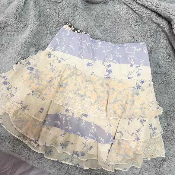 NEW Urban Outfitters Floral Print Ruffled Mini Skirt - Picture 4 of 7